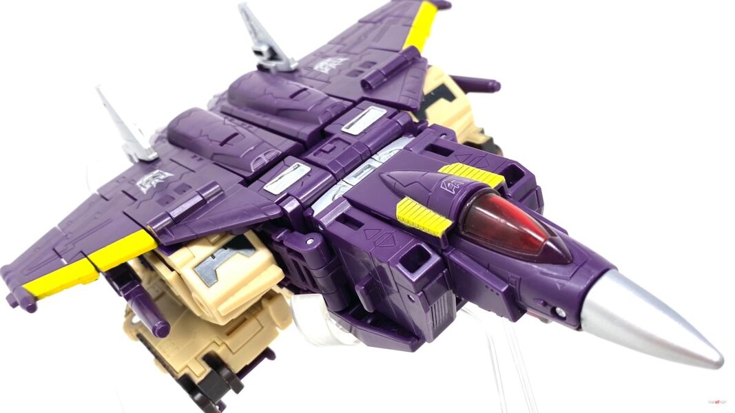 Transformers Legacy Blitzwing First Look In Hand Image  (5 of 61)